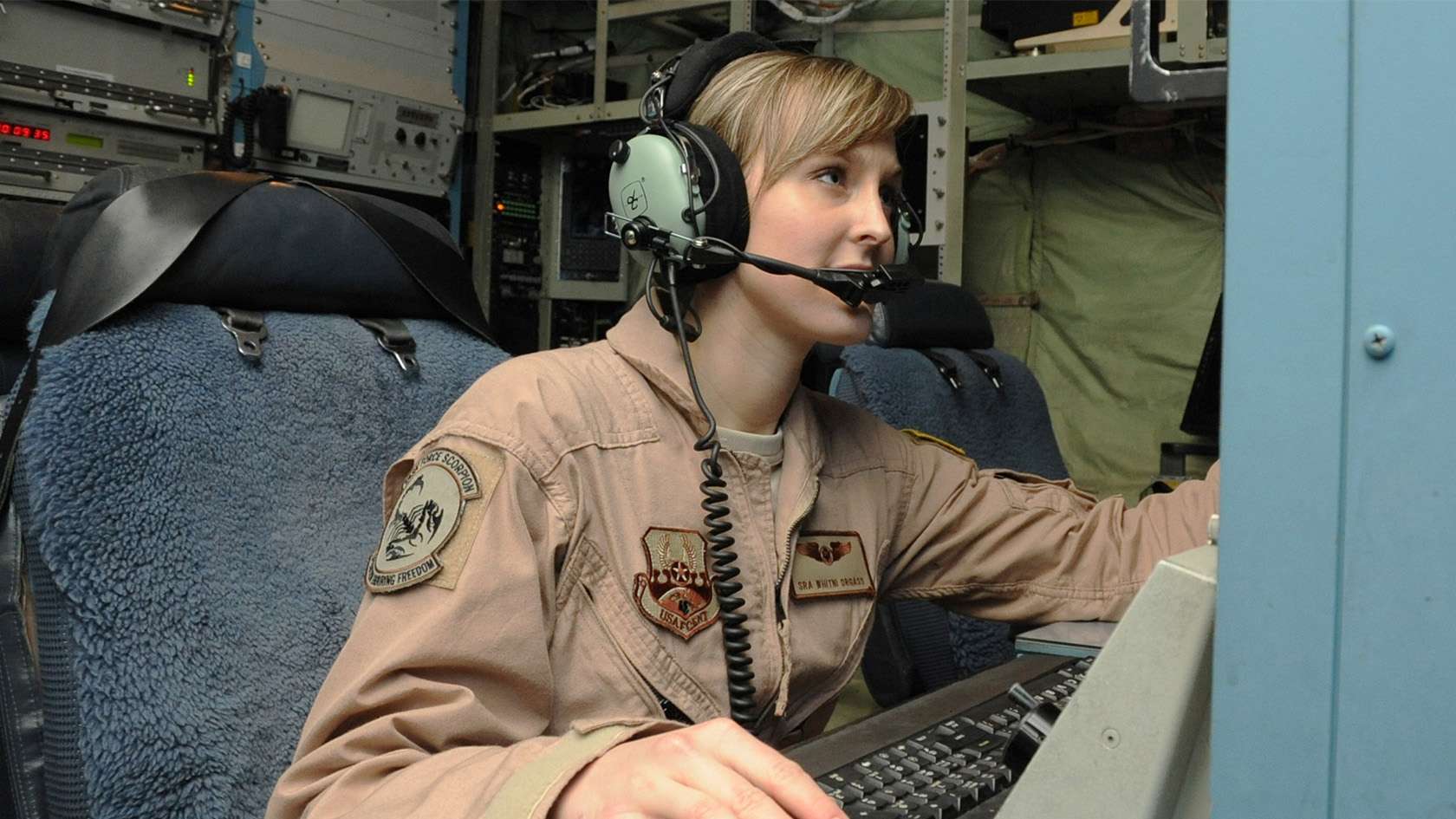 AIRBORNE CRYPTOLOGIC LANGUAGE ANALYST WITH HEADSET
